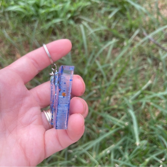 Initial Keychain W Handmade With Resin - Picture 5 of 7